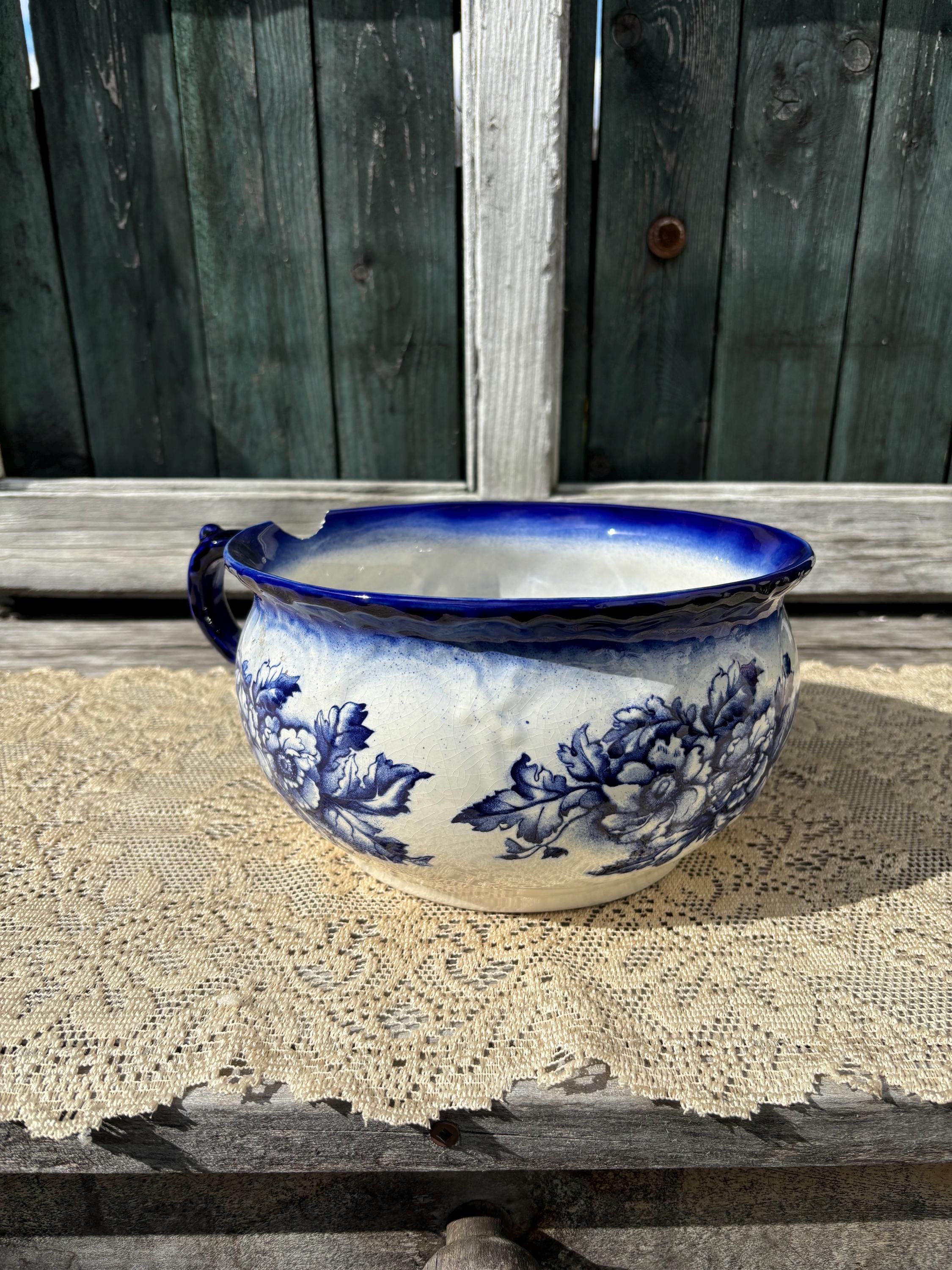 Pot De Chambre Antique En Poterie Anglaise Bleu Flow. Vintage