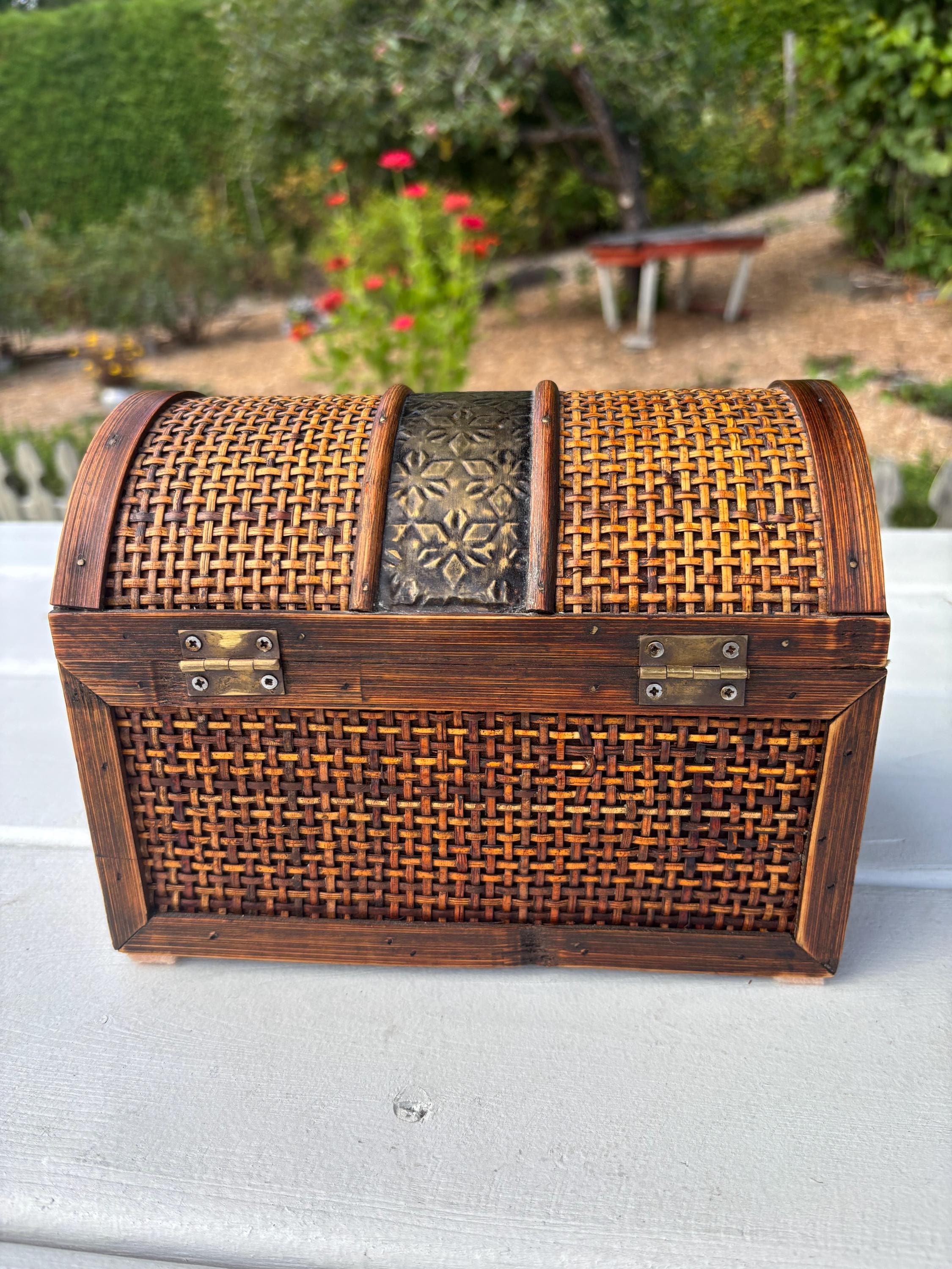 Small Vintage Wicker Dome Trunk - Etsy