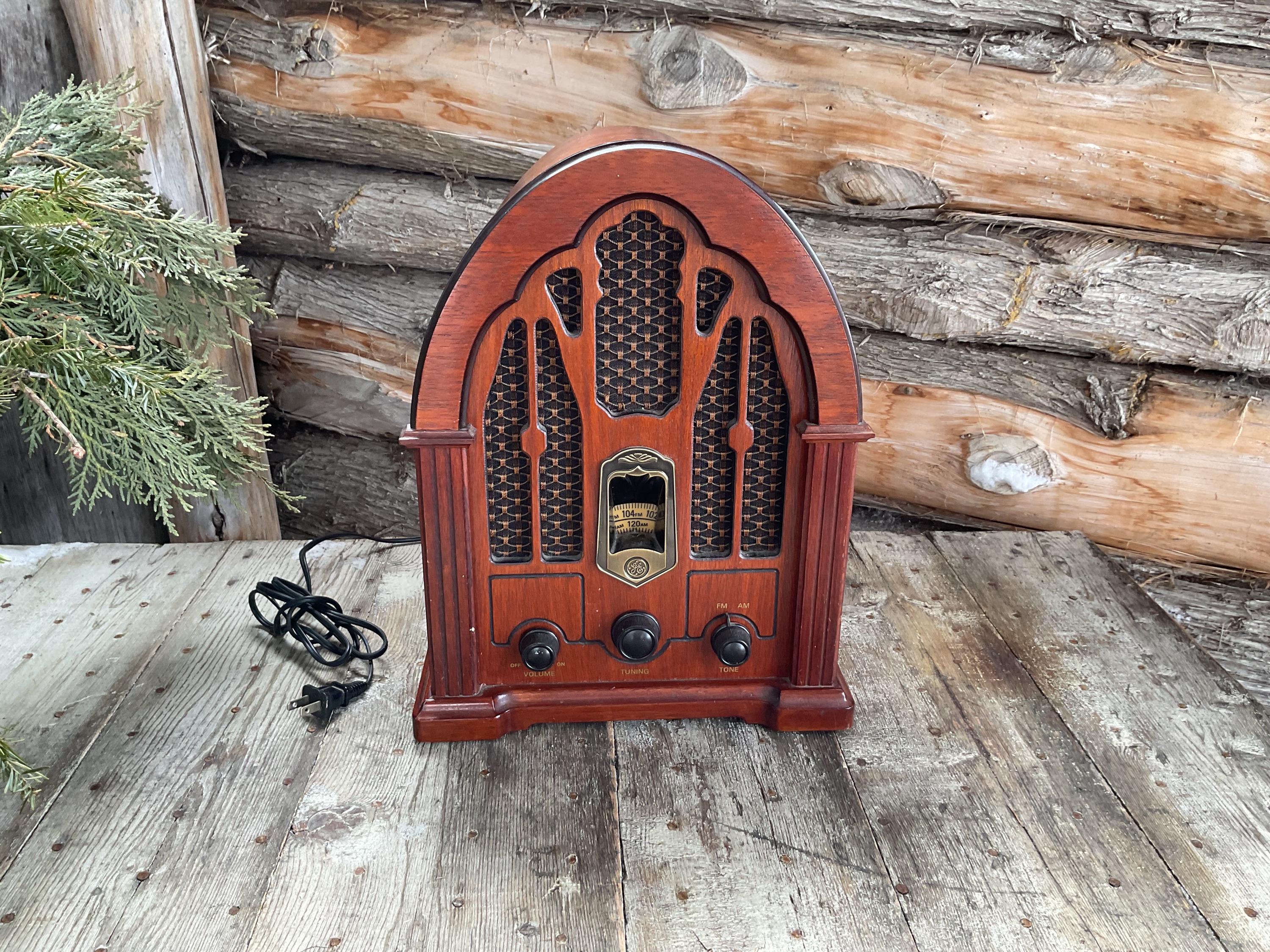 Vintage GE Wood Cathedral AM/FM Radio 1923 Replica Model 7-4100JA 