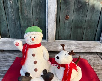 Duo musical animé de bonhomme de neige et de chien en peluche Jingle Pals de Hallmark, 2004.
