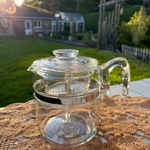 PYREX Flameware 6 Tassen Glas Kaffeekanne Kaffeeperkolator alle Teile #7756 Vintage Kaffeekaraffe Retro von Corning Teekanne. Abgesplitterter Griff.