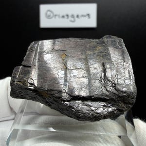Shiny Black Silver Metallic Sheen Mineral Specimen Rock Stone