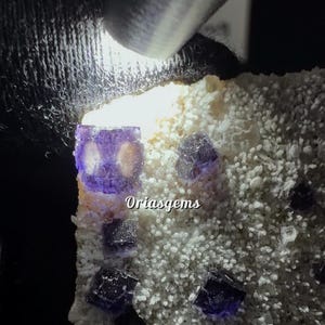 Alien eye fluorite - Etsy 日本