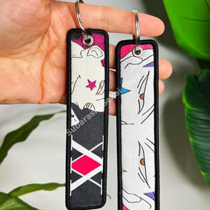 Double-Sided Embroidered Anime Keychain – Gift for Anime Fans and Collectors Hunter 05