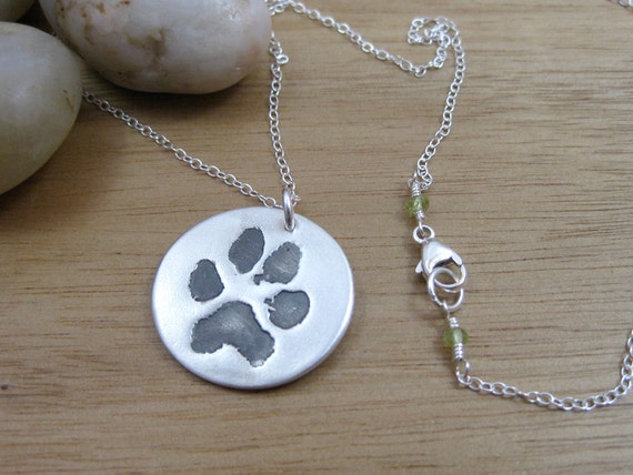 Sterling Silver Diamond Cut-Out Paw Print Necklace 1/15ctw | REEDS Jewelers