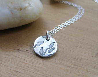 Silver Leaf Circle Pendant Necklace