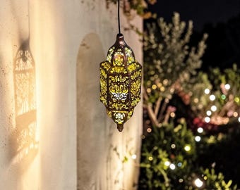 Farol solar marroquí, luz colgante para jardín exterior, farol de hierro impermeable, decoración de patio con LED amarillo cálido, luz colgante estilo boho.