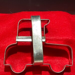 Nut Tree Vintage Cookie Cutter Old fashioned car, made in Sweden