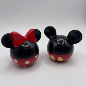 Saleiros e pimenteiros do Mickey e da Minnie