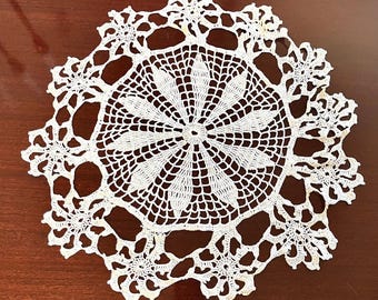Vintage 1950's Round White Cotton Crocheted Doily - 19", New Condition