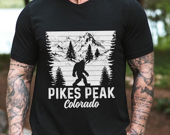 Pikes Peak Colorado Bigfoot Shirt Funny Pikes Peak Tshirt Vintage Hiking Camping Hiker Nature Lover Souvenir Gift Idea T-Shirt