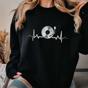 Vinyl Record Heartbeat Sweatshirt Vintage DJ Sweater Retro Record Player Funny Music Lover Audiophile Gift Idea Crewneck Sweatshirt