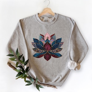 Lotus Flower Sweatshirt Lotus Sweater Vintage Floral Buddhism Yoga Sweatshirt Zen Buddhist Gift Idea Yoga Lover Crewneck Sweatshirt