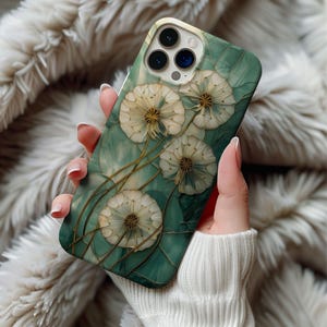 Maskrosmålat glastelefonskal Konstnärligt estetiskt vildblomma blommigt salviagrönt mosaikskal Gåva iPhone 13 14 15 16 17 Pro Tåligt telefonskal