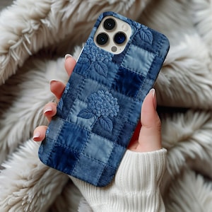 MagSafe Handyhülle mit blauem Hortensienmuster, Denim-Patchwork-Design und Blumenmuster für iPhone 16, 15, 14, 13 Pro Max und Galaxy S24/S23 – bedruckt und gesteppt, perfektes Geschenk für Sie