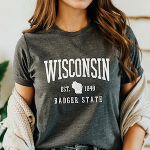 Wisconsin Shirt Vintage Retro Wisconsin The Badger State Tshirt Wisconsin Pride Shirt Wisconsin Souvenirs Wisconsin Gifts T-Shirt