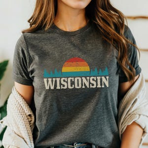 Wisconsin Shirt Vintage Retro Wisconsin The Badger State Tshirt Wisconsin Pride Shirt Wisconsin Souvenirs Wisconsin Gifts T-Shirt