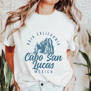 Cabo San Lucas Mexico Shirt Mexican Tshirt Vintage Baja California Mexico Gifts Vacation Souvenir Unisex T-Shirt