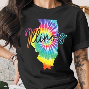 Illinois State Tie-Dye Outline Unisex T-Shirts: Colorful Graphic Design, Script Text Print