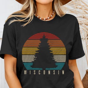 Wisconsin Shirt Pine Tree Vintage Retro Wisconsin The Badger State Tshirt Wisconsin Pride Shirt Wisconsin Souvenirs Wisconsin Gifts T-Shirt