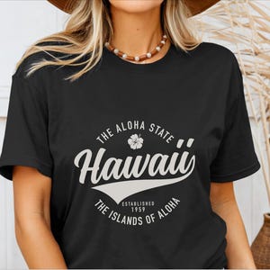 Hawaii Aloha State Shirt Vintage Hawaiian Tshirt Hawaii Pride Souvenirs Surfer Gift Idea T-Shirt
