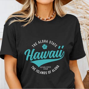 Hawaii Aloha State Shirt Vintage Hawaiian Tshirt Hawaii Pride Souvenirs Surfer Gift Idea T-Shirt