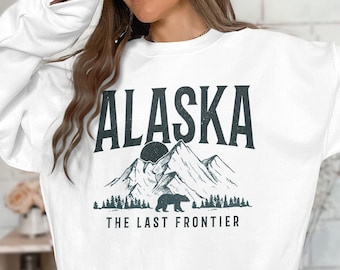 Unisex Sweatshirt Crewneck Sweater Alaska The Last Frontier, Mountain Bear Aurora Vintage