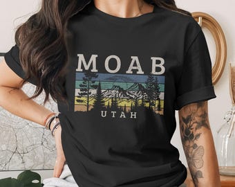 Moab Utah Vintage Mountain Forest Nature T-Shirt Unisex Tee Distressed Outdoor Graphic