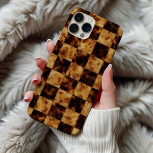 Funda para teléfono MagSafe con estampado de cuadros de imitación de carey para iPhone y Samsung Galaxy. Idea de regalo con estética retro.