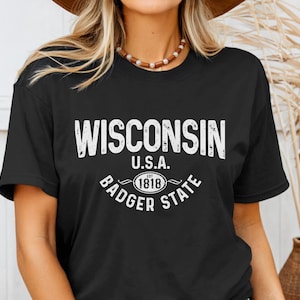 Wisconsin Shirt Vintage Retro Wisconsin The Badger State Tshirt Wisconsin Pride Shirt Wisconsin Souvenirs Wisconsin Gifts T-Shirt