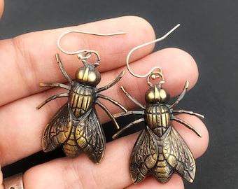 Vliegen oorbellen, insecten oorbellen, bug oorbellen, insecten sieraden, vliegen sieraden, huisvlieg, huisvlieg oorbellen, huisvlieg sieraden, huisvlieg charme