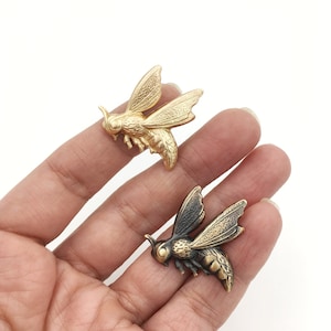 Brass Wasp Pin, Insect Pin, Insect Brooch, Bug Pin, Lapel Pin, Insect Jewelry, Flying Insect Pin, Wasp Jewelry, Hornet Pin, Wasp Brooch
