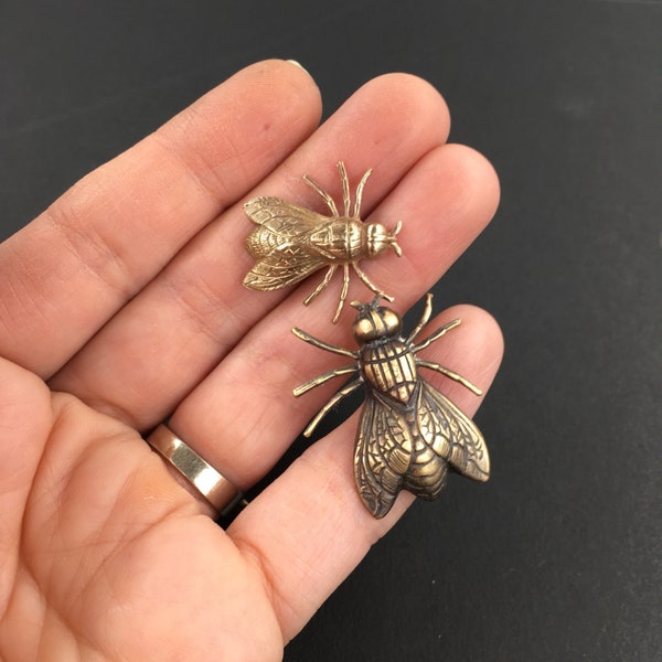 Medium Brass Fly Pin, Insect Pin, Insect Brooch, Bug Pin, Lapel Pin, Insect Jewelry, Flying Insect Pin, Fly Jewelry, Housefly, Fly Brooch