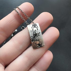 Collar de hormigas de plata de ley – Colgante de tres hormigas – Joyería de insectos hecha a mano – Regalo inspirado en la naturaleza para amantes de los insectos y científicos