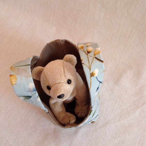 Pretty Blue Pussywillow Teeny Tote Bag with Golden Bear Plush Toy