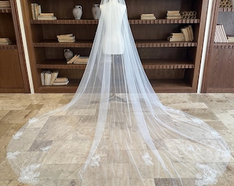 Precioso velo de novia tipo mantilla de tul perlado con peineta. Velo de encaje floral con cuentas. Velo de novia de tul suave. Velo de capilla de encaje personalizado.