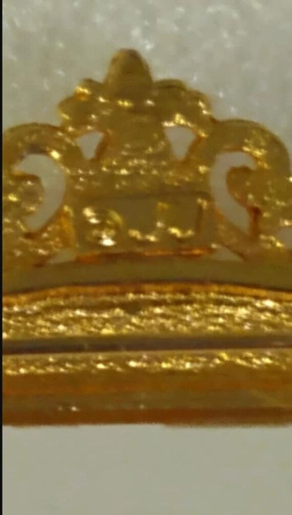 JJ (jonette Jewelry) 1980s-era Gold-tone Cat Looking in a JJ (jonette Jewelry) 1980s-era Gold-tone Cat Looking in a