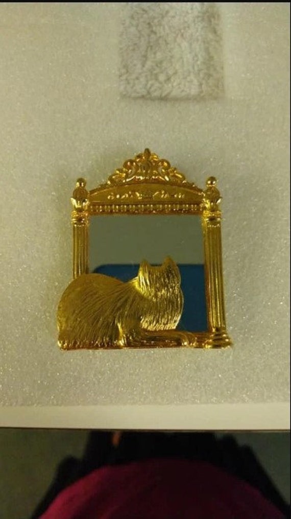 JJ (jonette Jewelry) 1980s-era Gold-tone Cat Looking in a JJ (jonette Jewelry) 1980s-era Gold-tone Cat Looking in a