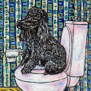 Schwarzer Pudel im Badezimmer Hund Kunstdruck - Mehrere Größenoptionen