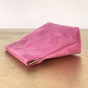 Coin Purse with Squeeze Frame in Pink Leather image 3