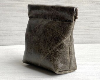 Leather Squeeze Coin Pouch in Gray
