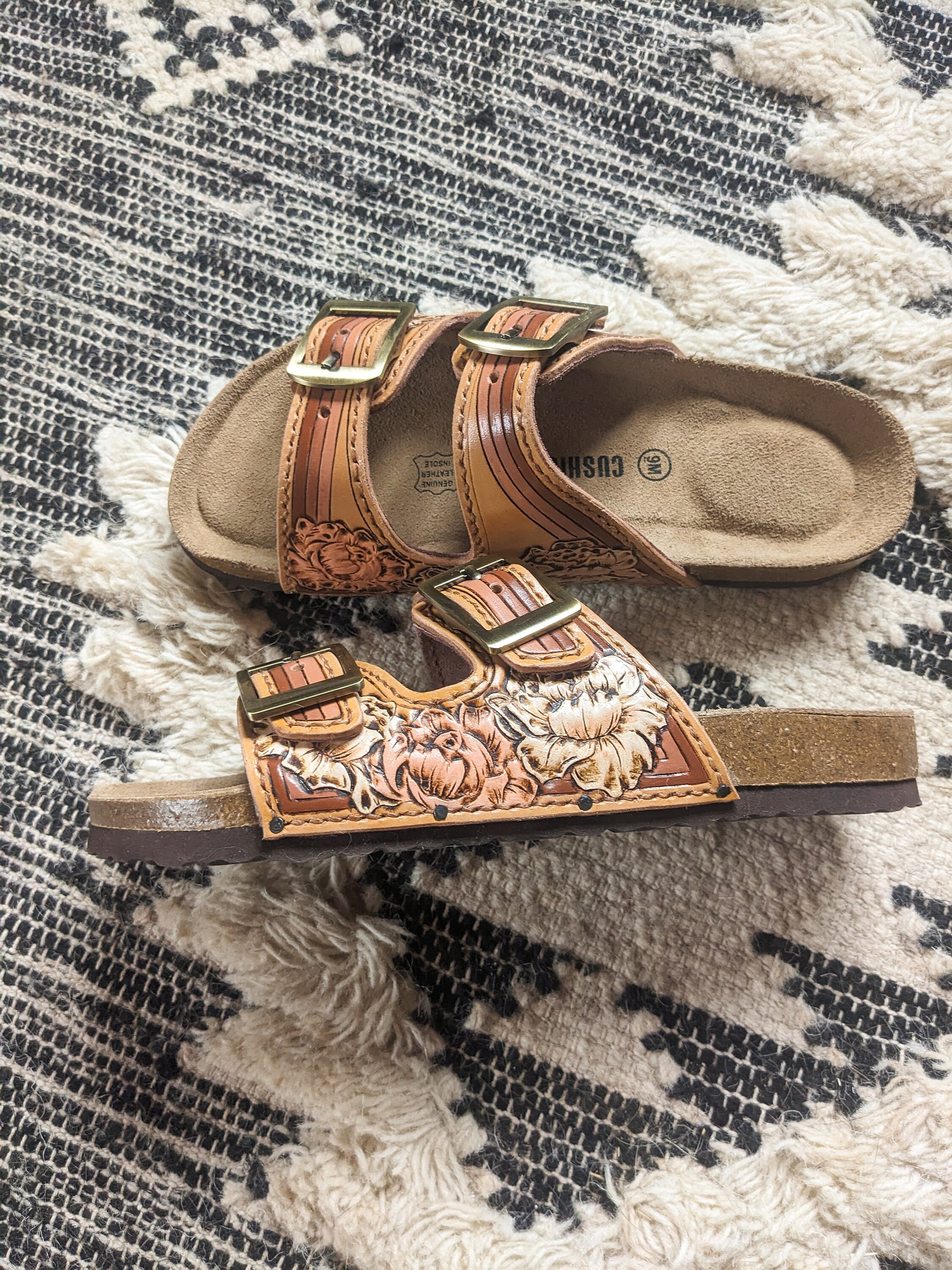 Birkenstock Style Tooled Leather Peonies Sandals Lined in Mauve Suede Size 9. Etsy Canada