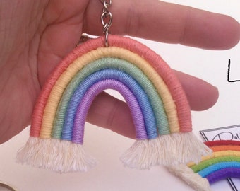 Regenboog macramé sleutelhanger/sleutelhanger. Kerstcadeau Tasbedel, lerarencadeau verjaardagscadeau
