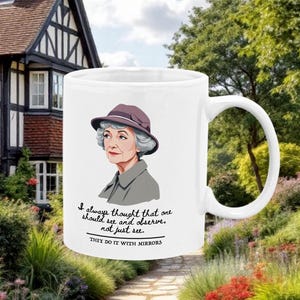 Fräulein Marple-Zitat-Kaffeetasse: Agatha Christie Geschenk