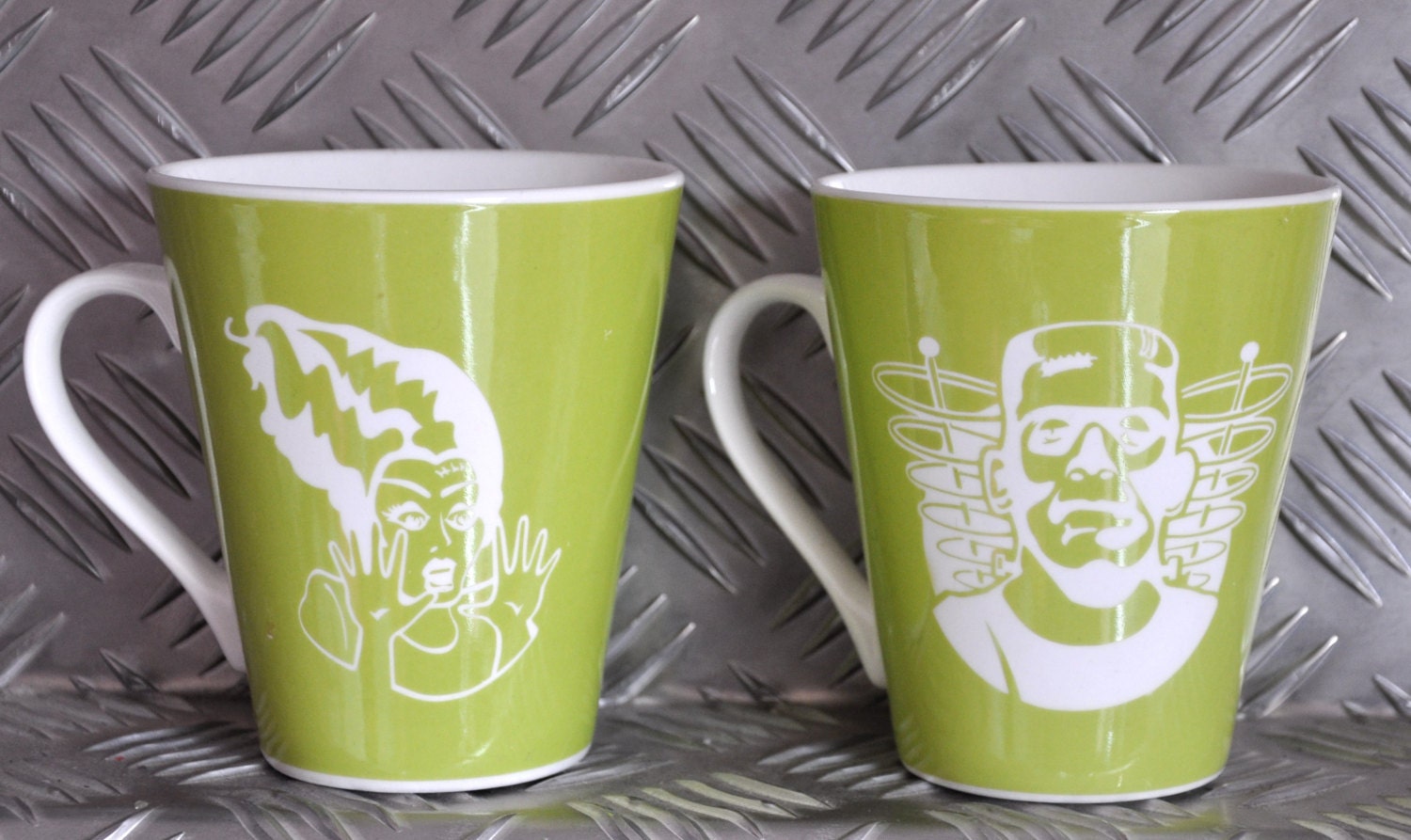 2 Mugs Gravés Frankenstein et Sa Fiancée