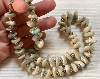 Vintage chunky mother of pearl necklace