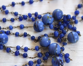 Vintage dainty blue splatter glass necklace