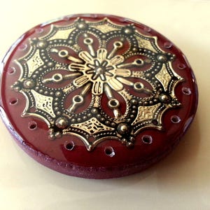 Western Style Concho Cabochon Basket Center, Pine Needle Base in Resin Gold or Silver on Brick Red image 3