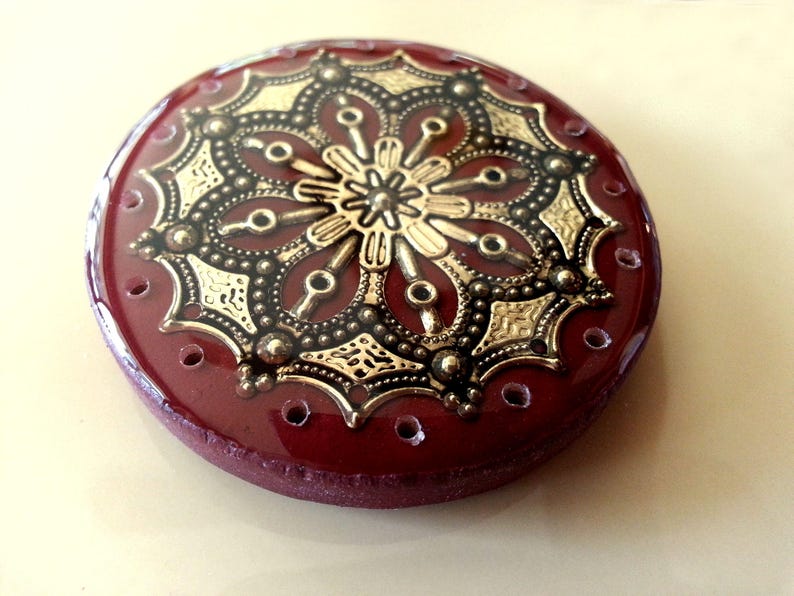 Western Style Concho Cabochon Basket Center, Pine Needle Base in Resin Gold or Silver on Brick Red image 3