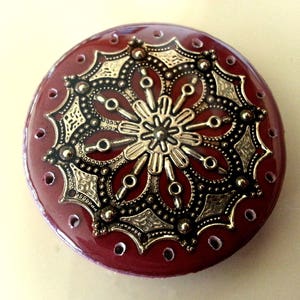 Western Style Concho Cabochon Basket Center, Pine Needle Base in Resin Gold or Silver on Brick Red image 4
